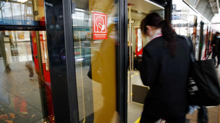 Seit Mittwoch gilt in Bus und Bahn in Deutschland die 3G-Regelung.