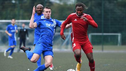 Der SC Staaken (li. Ferris Freiwald) und Blau-Weiß 90 (hier Shean Mensah) werden in diesem Jahr nicht mehr in der Oberliga auflaufen.