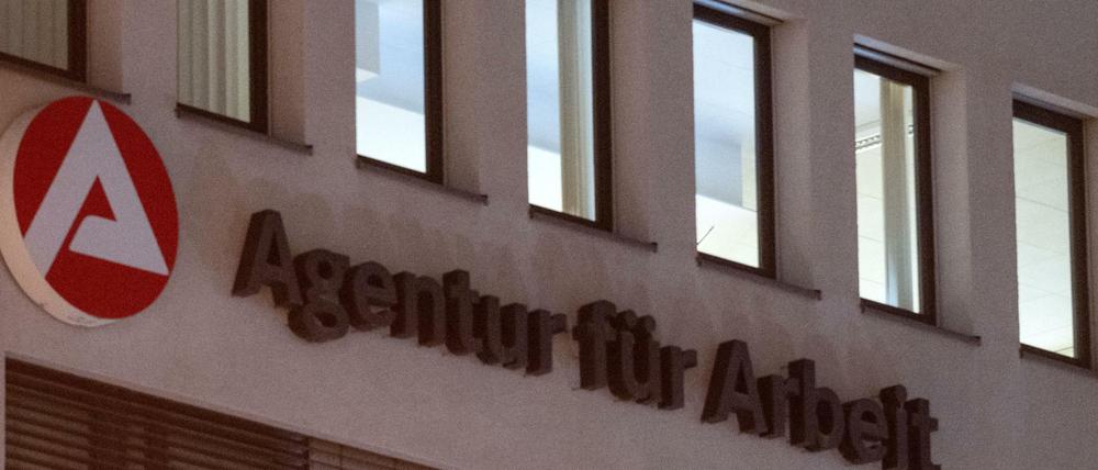Die Zahl der Arbeitslosen sinkt weiterhin.