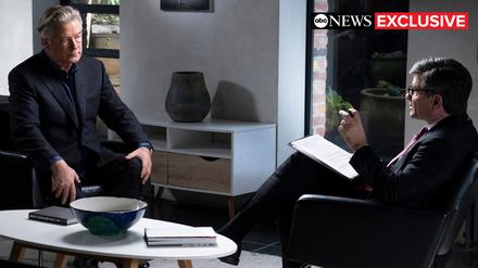 Alec Baldwin im Interview mit George Stephanopoulos, Co-Moderator von «Good Morning America» beim amerikanischen Sender ABC News. 