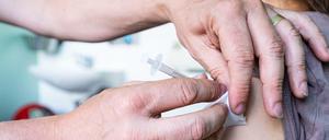 Impfen oder nicht? Vor dieser Entscheidung stehen in Sachen Corona bald viele Eltern.