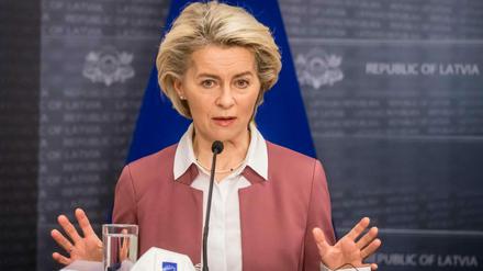Wie schnell es zur Kürzung von EU-Geldern kommt, liegt in den Händen von EU-Kommissionschefin von der Leyen.