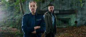 Die Kommissaranwärterin und der Neonazi-Aussteiger. Die Liebesgeschichte von Julia (Emma Bading) und Nick (Jannik Schümann) wird von den Aktivitäten von Rechtsterroristin Ira und ihrer Kinder-Armee überschattet.