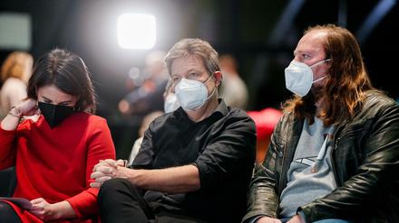 Die Grünen-Chefs Robert Habeck und Annalena Baerbock wollten Fraktionschef Anton Hofreiter nicht im Kabinett.
