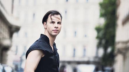 Intensität, ungeschönt. Der Dirigent Teodor Currentzis leitet ein Himmelfahrtskommando an.