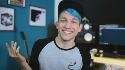 Twitter ist ihm zu toxisch, bei Facebook gibt es "zu viele Spinner". Youtuber Rezo liebt offene Worte. 