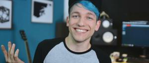 Twitter ist ihm zu toxisch, bei Facebook gibt es "zu viele Spinner". Youtuber Rezo liebt offene Worte.