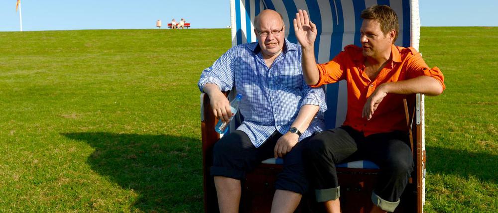Lange her. Mit seinem Nachfolger Robert Habeck saß Peter Altmaier im Sommer 2012 im Strandkorb.