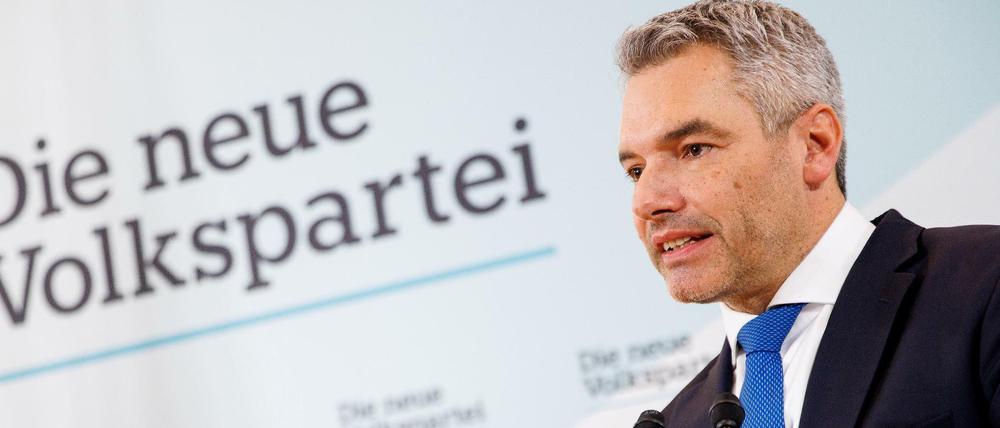 Am Montag söll ÖVP-Politiker Karl Nehammer als neuer Kanzler Österreichs vereidigt werden.
