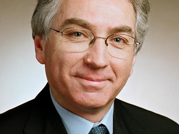 Ein Porträtbild von Peter Frensch.