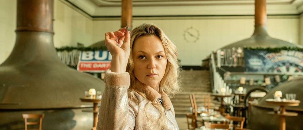 In der sechsteiligen Dramatikkomödien-Serie „Die Wespe“ spielt Lisa Wagner die Ehefrau eines Profi-Dartspielers.