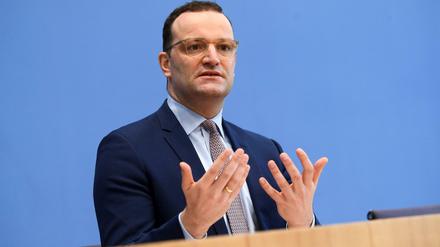 Der scheidende Gesundheitsminister Jens Spahn sieht derzeit keine Notwendigkeit für weitere Kontrollen.