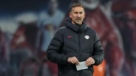 Interimstrainer Achim Beierlorzer will eine deutliche Leistungssteigerung seines Teams sehen.
