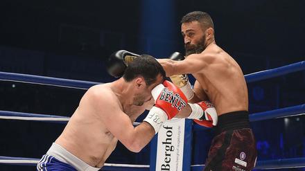 Teilt gern aus, muss aber auch viel einstecken. Boxer Ünsal Arik (rechts).