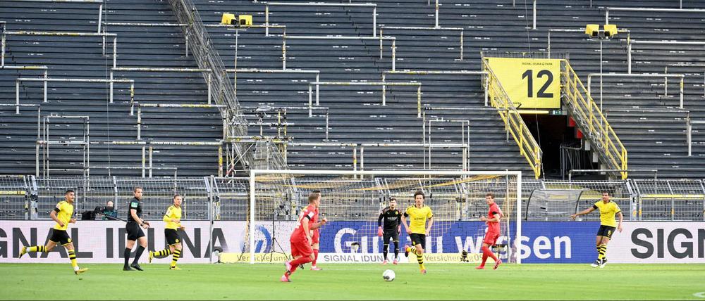 Vor leeren Rängen. Am Donnerstag entscheidet sich wohl. wie viele Fans noch in die Stadien dürfen.