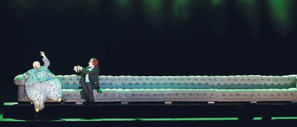 Pixel oder Pathos. Auch das musikalische Theater lebt von Künstlichkeit und hergestellten Emotionen: hier eine Szene aus der „Großherzogin von Gerolstein“ an der Komischen Oper Berlin.