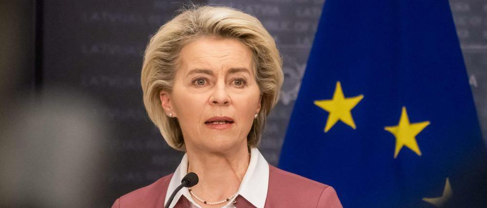 EU-Kommissionspräsidentin Ursula von der Leyen kritisiert das russische Miltärgebaren an der Grenze zur Ukraine.