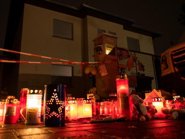 Auch vor dem Haus der Familie in Senzig brannten Kerzen.