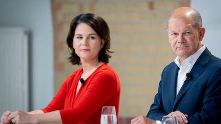Der designierte Bundeskanzler Olaf Scholz und seine designierte Außenministerin Annalena Baerbock