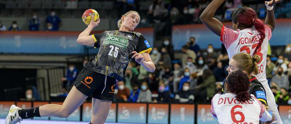 Lena-Sophie Degenhardt beim Wurfversuch. 