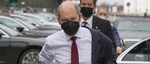 Der neue Bundeskanzler Olaf Scholz ist viel auf Reisen.