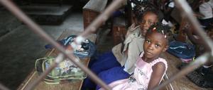 Kinder in einer Schule in Sierra Leone (Archivbild)