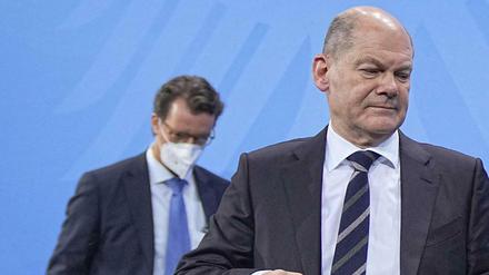 Kanzler Olaf Scholz und NRW-Ministerpräsident Hendrik Wüst, die heute zum Bund-Länder-Treffen zusammenkommen, kennen sich schon von der letzten MPK.