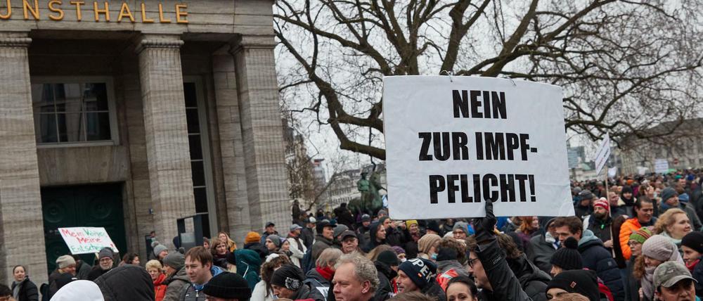 Eine Meinung, der die Anhänger abhanden kommen. (Szenenfoto aus Hamburg)