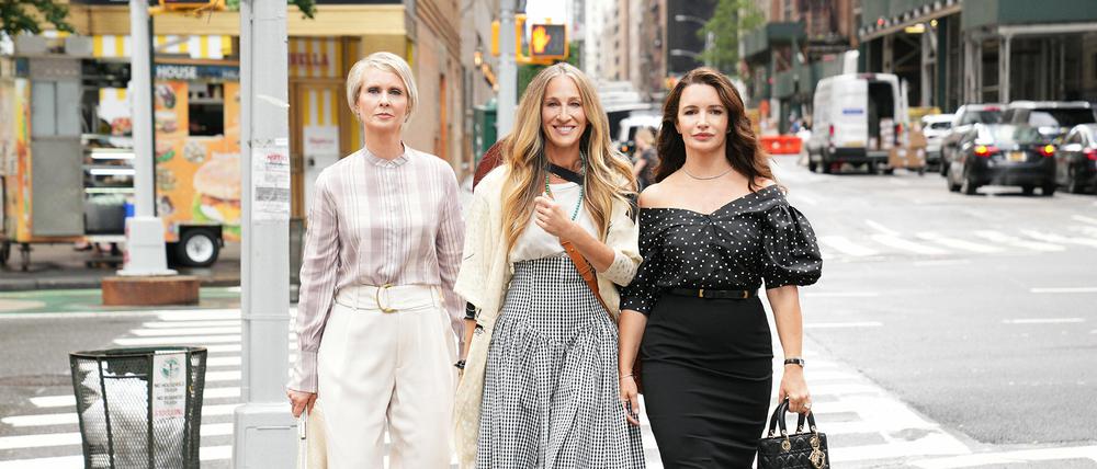 Die drei "And just like that"-Hauptcharaktere Miranda, Carrie und Charlotte (v.l.).
