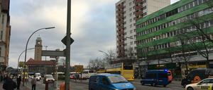 Zur Orientierung: vorn die Klosterstraße (54.000 Fahrzeuge am Tag), rechts das Ärzte- und Jugendhaus. Hinten der Rathausturm.