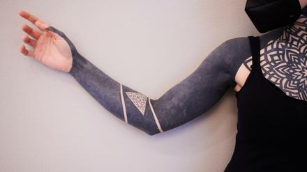 Der sogenannte Tattooärmel gehört zu den neuen Wörtern im Deutschen. 