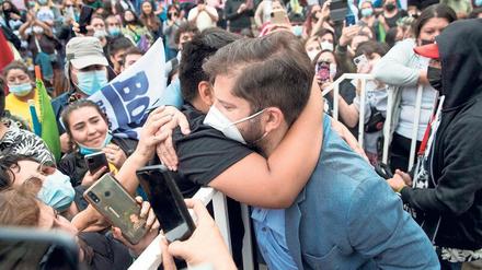 Gabriel Boric kandidiert für das Präsidentenamt in Chile. In Südamerika gilt sein Programm als linksradikal.