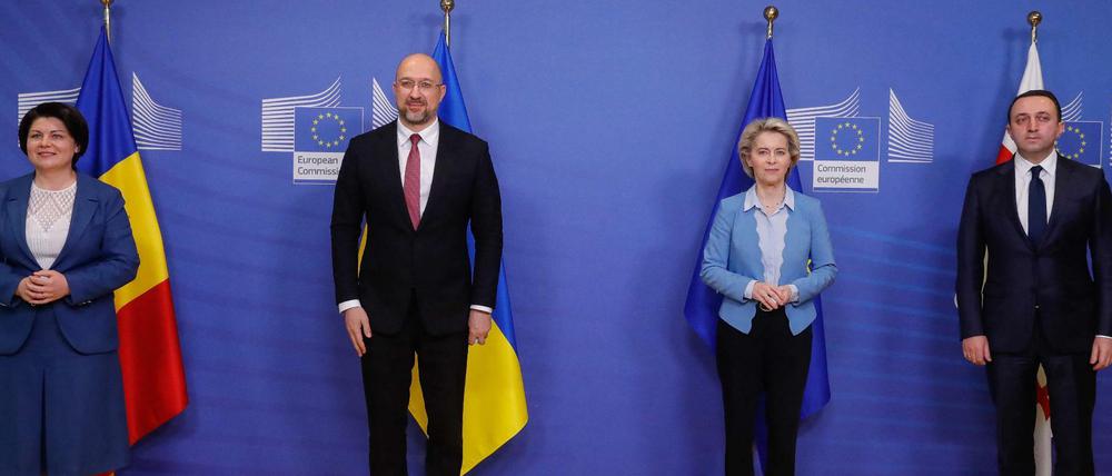 Die Ministerpräsidenten von Moldau, Ukraine und Georgien mit EU-Präsidentin Ursula von der Leyen im November in Brüssel.