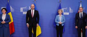 Die Ministerpräsidenten von Moldau, Ukraine und Georgien mit EU-Präsidentin Ursula von der Leyen im November in Brüssel.