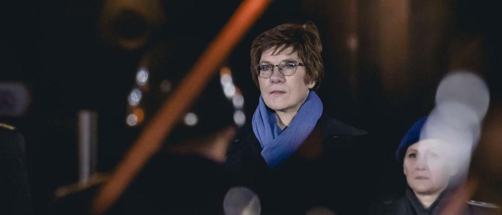 Die ehemalige Verteidigungsministerin Annegret Kramp-Karrenbauer wurde am Mittwochabend verabschiedet.