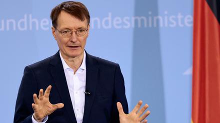 Bundesgesundheitsminister Karl Lauterbach spricht sich für Geldstrafe für Ungeimpfte aus.