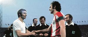 Die Saison 1971/72 ist auch die Saison einer jungen Schalker Mannschaft, die das Establishment herausfordert. Am letzten Spieltag verspielt sie durch ein 1:5 bei den Bayern die Meisterschaft, sichert sich aber drei Tage später den DFB-Pokal.