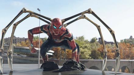 Peter Parker (Tom Holland) bekommt es in „Spider-Man: No Way Home“ mit Widersachern aus früheren Superhelden-Franchises zu tun. 