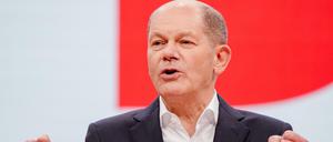 Bundeskanzler Olaf Scholz (SPD) spricht beim Bundesparteitag seiner Partei zu den Delegierten.