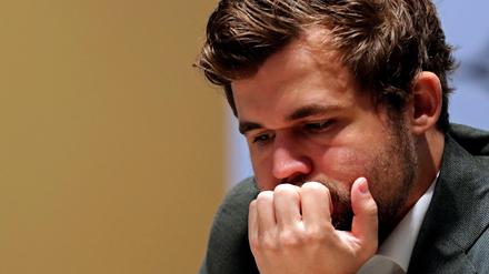 Magnus Carlsen, bei seiner Titelverteidigung in Dubai