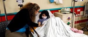 Symptome von Covid-19 können auch nach milden Verläufen der Erkrankung und auch bei jungen Patient:innen fortbestehen.