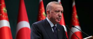 Der türkische Premier Erdogan führt sein Land weiter von Europa weg - findet die EU. 