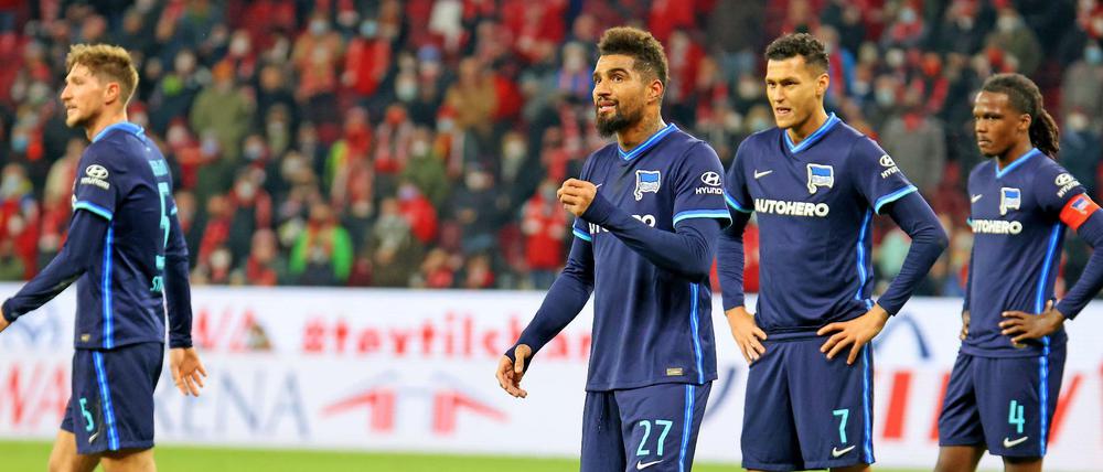 Zwischen Frustration und Ratlosigkeit. Die Spieler von Hertha BSC bei der Niederlage in Mainz.