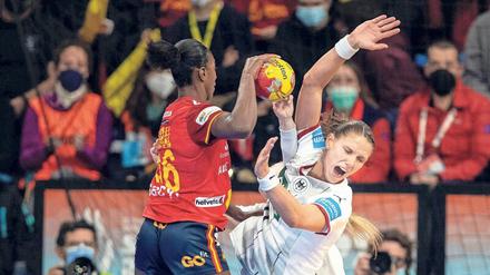 Xenia Smits (re.) und das deutsche Team sind gescheitert. Foto: Imago