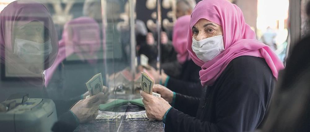 Das geht ins Geld. Das Leben in der Metropole Istanbul hat sich nach Angaben der Stadtverwaltung durchschnittlich um 50 Prozent verteuert. 