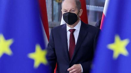 Kanzler Olaf Scholz (SPD) trifft am Donnerstag am Tagungsort in Brüssel ein. 