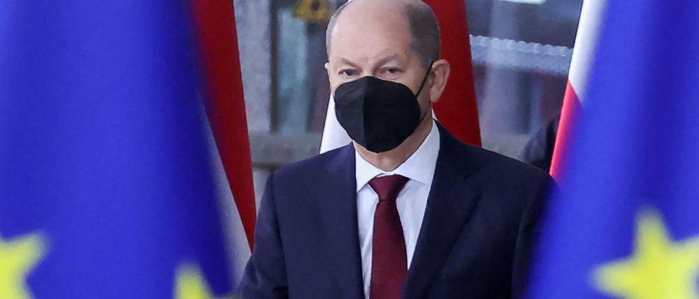Kanzler Olaf Scholz (SPD) trifft am Donnerstag am Tagungsort in Brüssel ein.