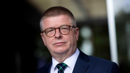 Thomas Haldenwang, Präsident vom Bundesamt für Verfassungsschutz, nach einer Pressekonferenz im Juni in Berlin