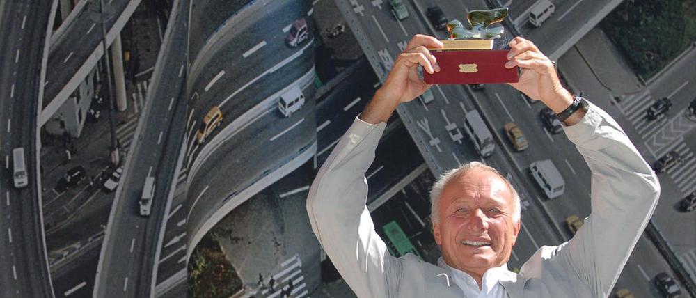 2006 erhielt der britische Architekt Richard Rogers auf der Internationalen Architekturbiennale in Venedig den Goldenen Löwen für sein Lebenswerk. Nun ist der britische Architekt Richard Rogers im Alter von 88 Jahren gestorben. 