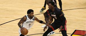 Kyrie Irving (links) ist einer der wenigen ungeimpften Spieler der NBA. 